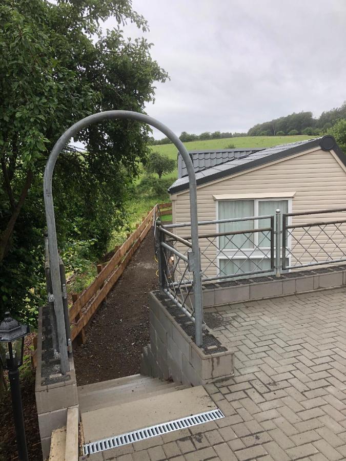 Ferienhaus Chilllout Chalets Daun-Kradenbach Bagian luar foto