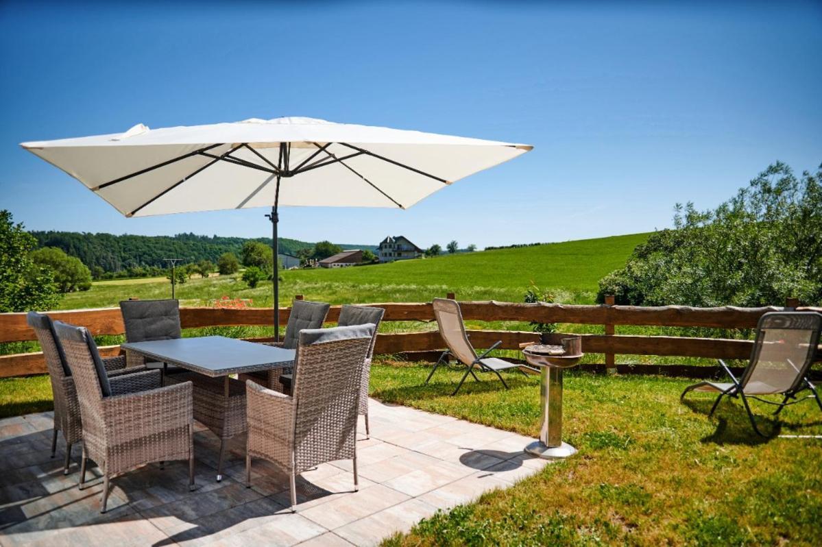 Ferienhaus Chilllout Chalets Daun-Kradenbach Bagian luar foto